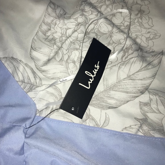 Lulu’s Small Blue Halter Crop Top (Never Worn) - Picture 5 of 6